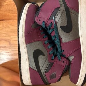 Like new Nike High tops